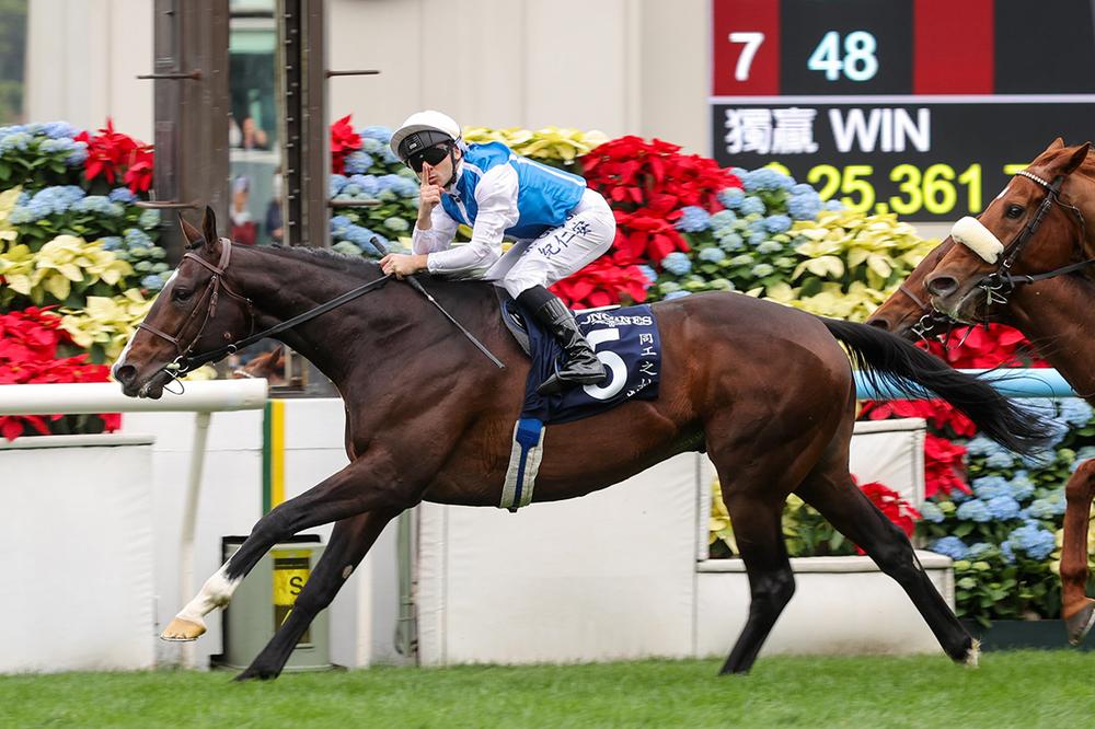 Sosie and Maxime Guyon win Hong Kong Vase