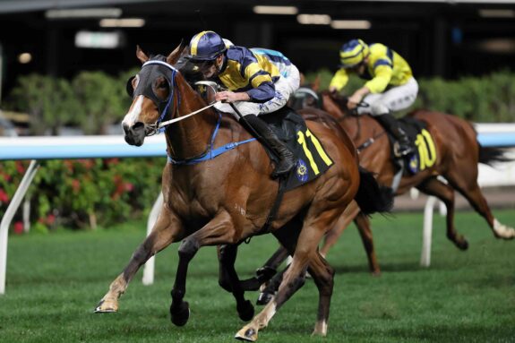 Caspar Fownes-trained Verbier drives through a gap under Luke Ferraris to win the Class 5 Intercontinental Limousine Handicap (1200m).