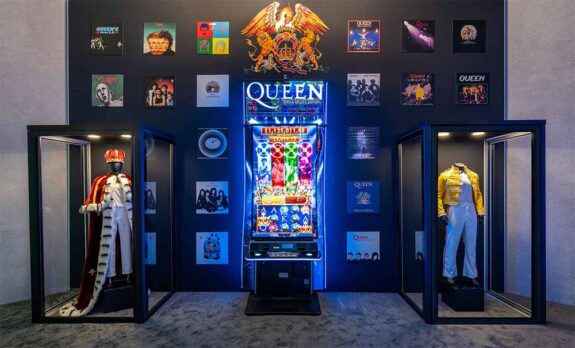 Queen slot machine released by IGT