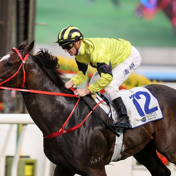 Zac Purton pilots Nyx Gluck to victory at Sha Tin.